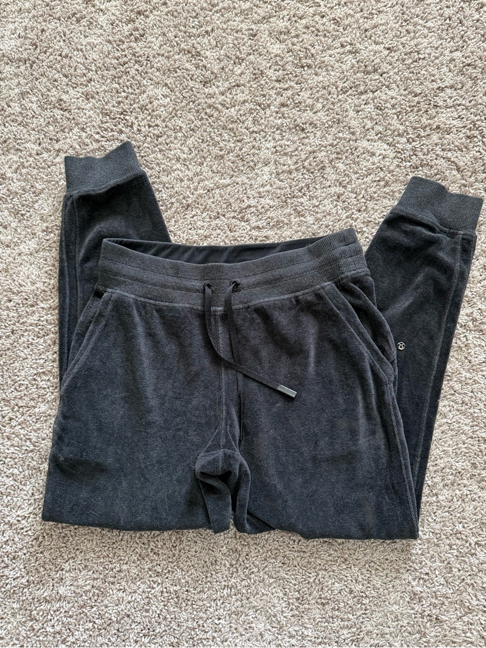 Lululemon Warm Down Joggers size 6 in Velour black